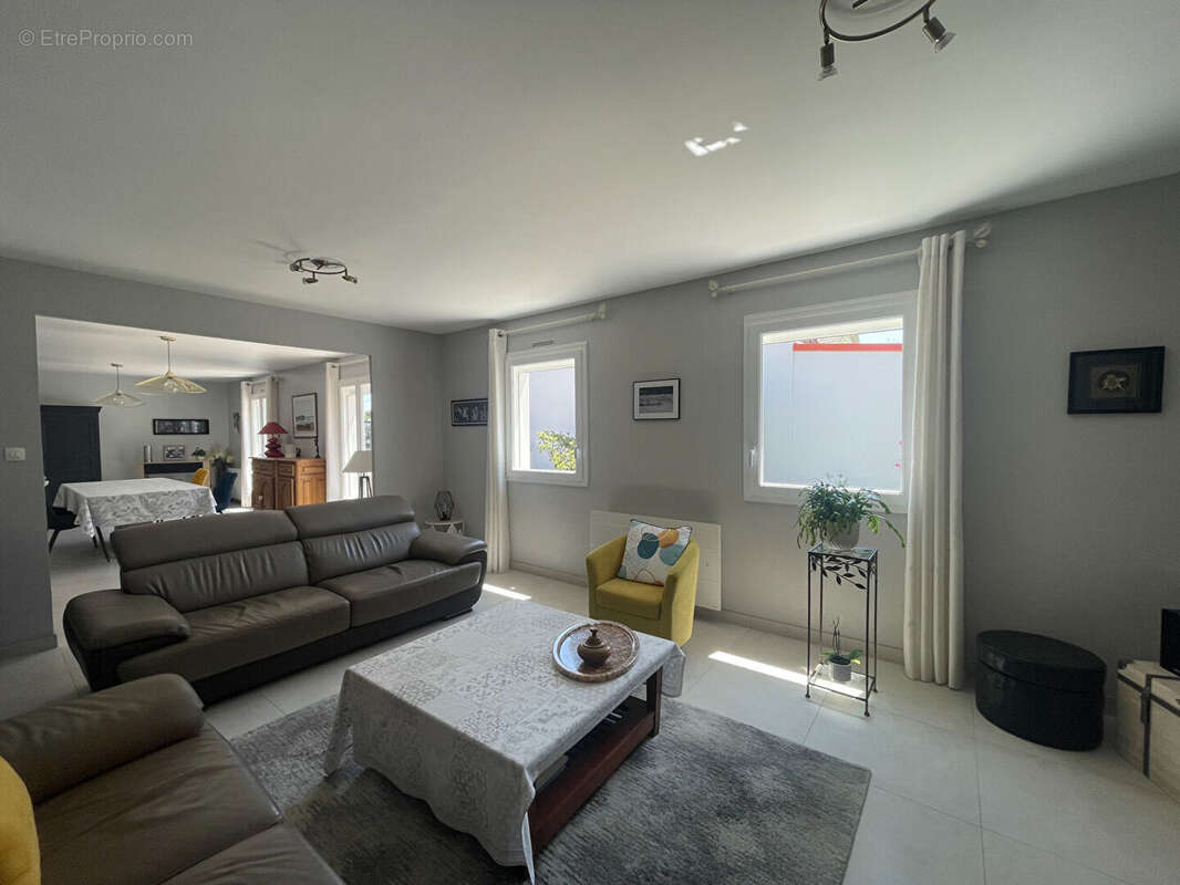 Maison à SAINT-SEBASTIEN-SUR-LOIRE