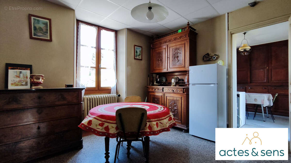 Maison à LA CHAPELLE-BLANCHE