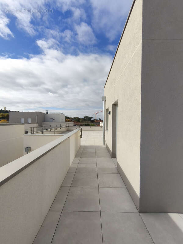 Appartement à PUSIGNAN