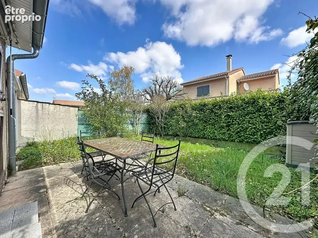 Maison 83 m² à Saint-Pierre-De-Chandieu  - photo 1