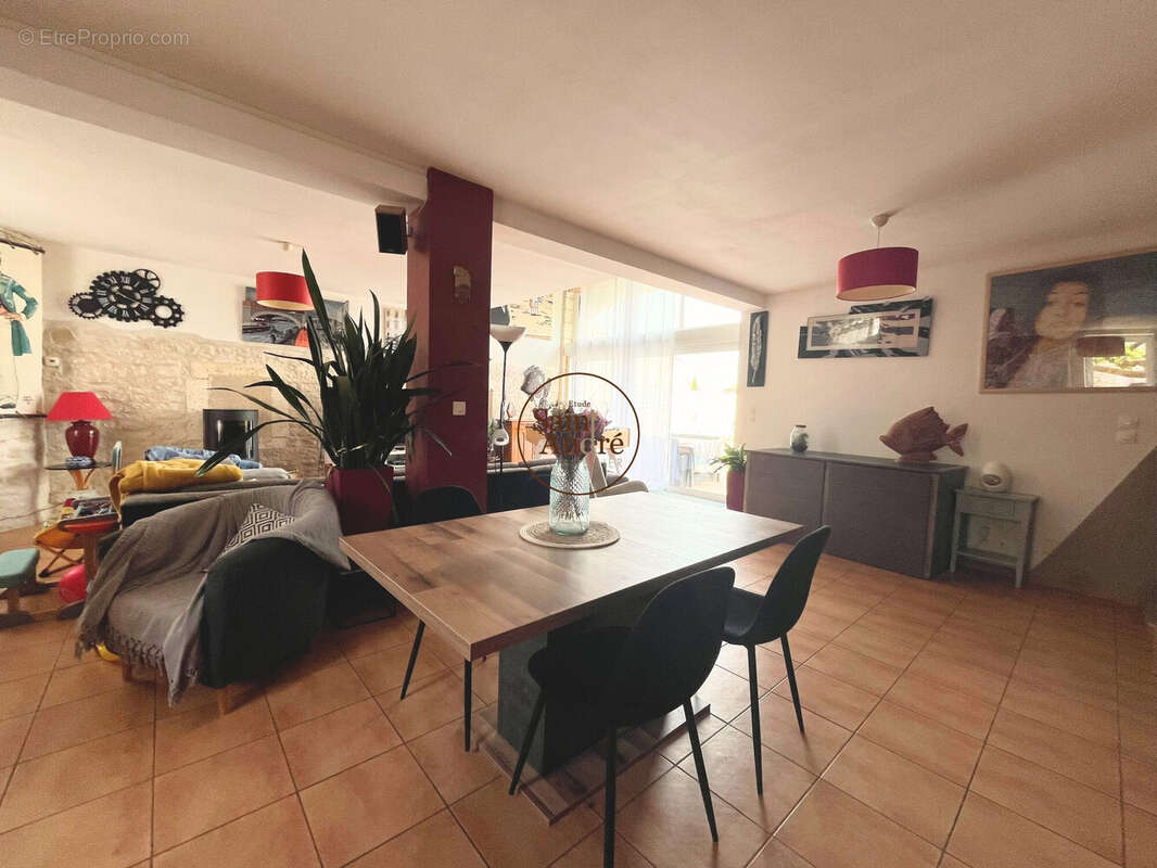 Maison à CHAMPNIERS