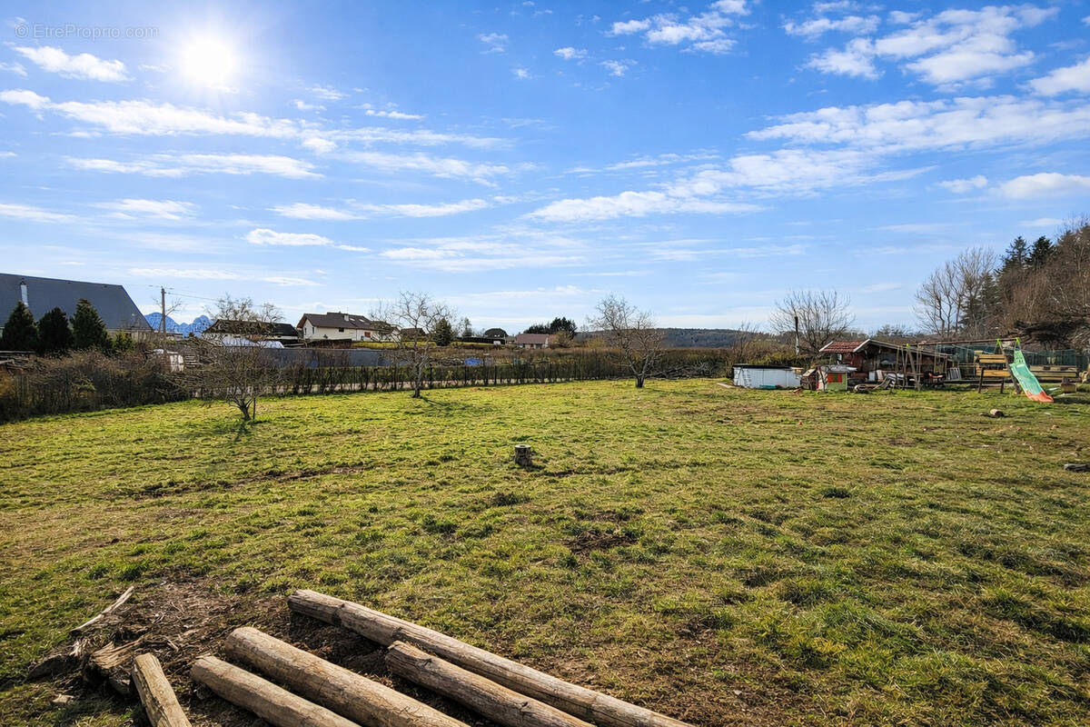 Terrain à GROISY