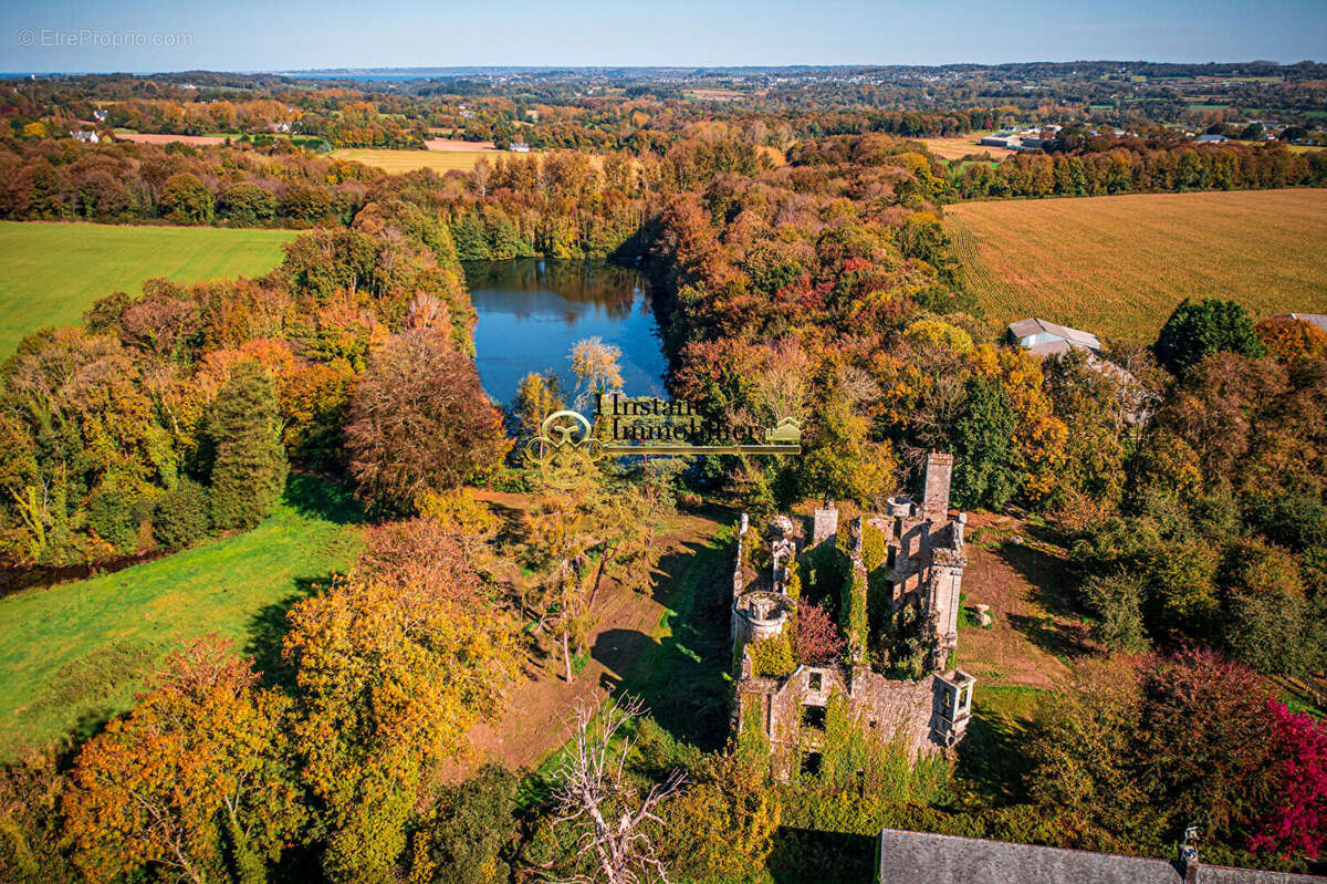 Maison à PLOUEGAT-GUERAND