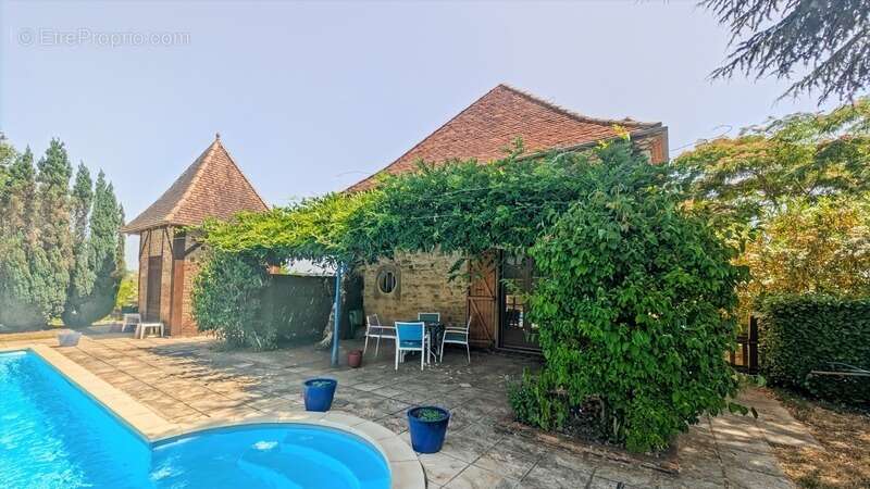 Propriété de caractère, piscine et dépendances - photo 21