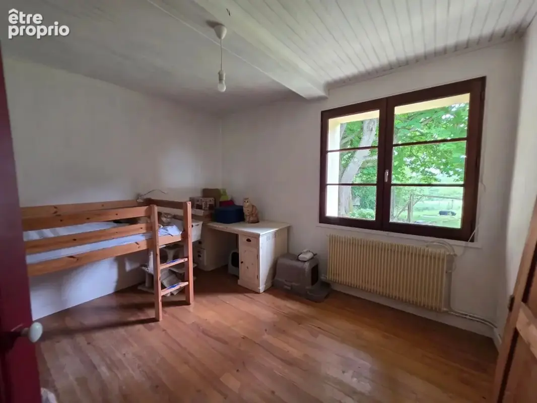 Maison de campagne avec dépendances et terrain proche des commodités - photo 6