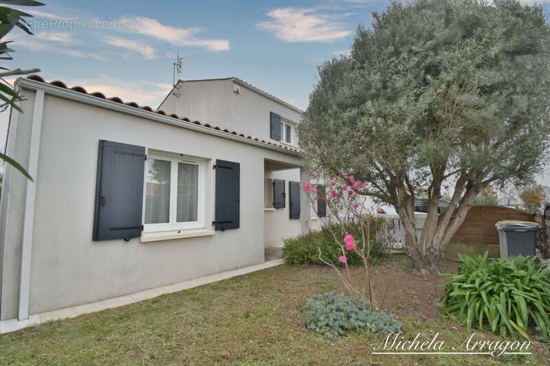 Maison à PORT-DES-BARQUES