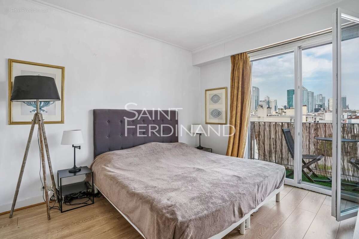 Appartement à NEUILLY-SUR-SEINE