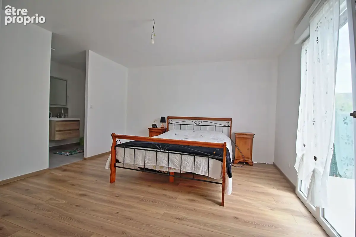 Maison familiale entièrement rénovée avec extension récente -121 m² - Terrasse plein sud - photo 5