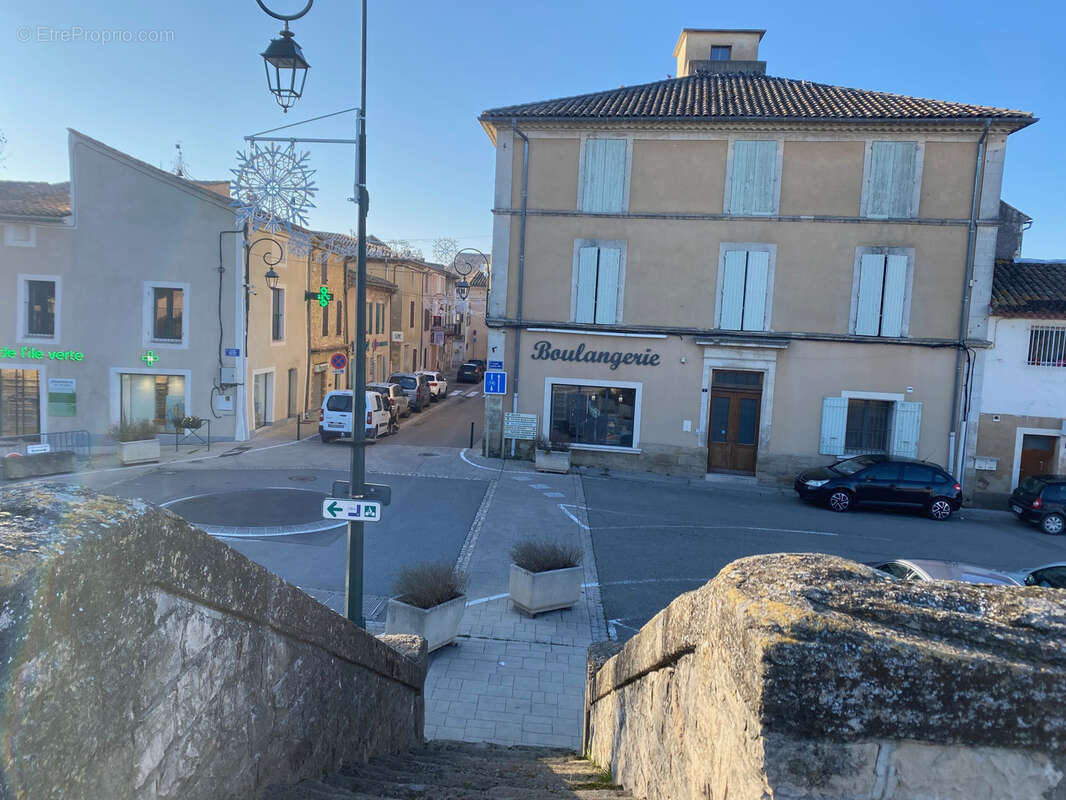 Commerce à CADEROUSSE