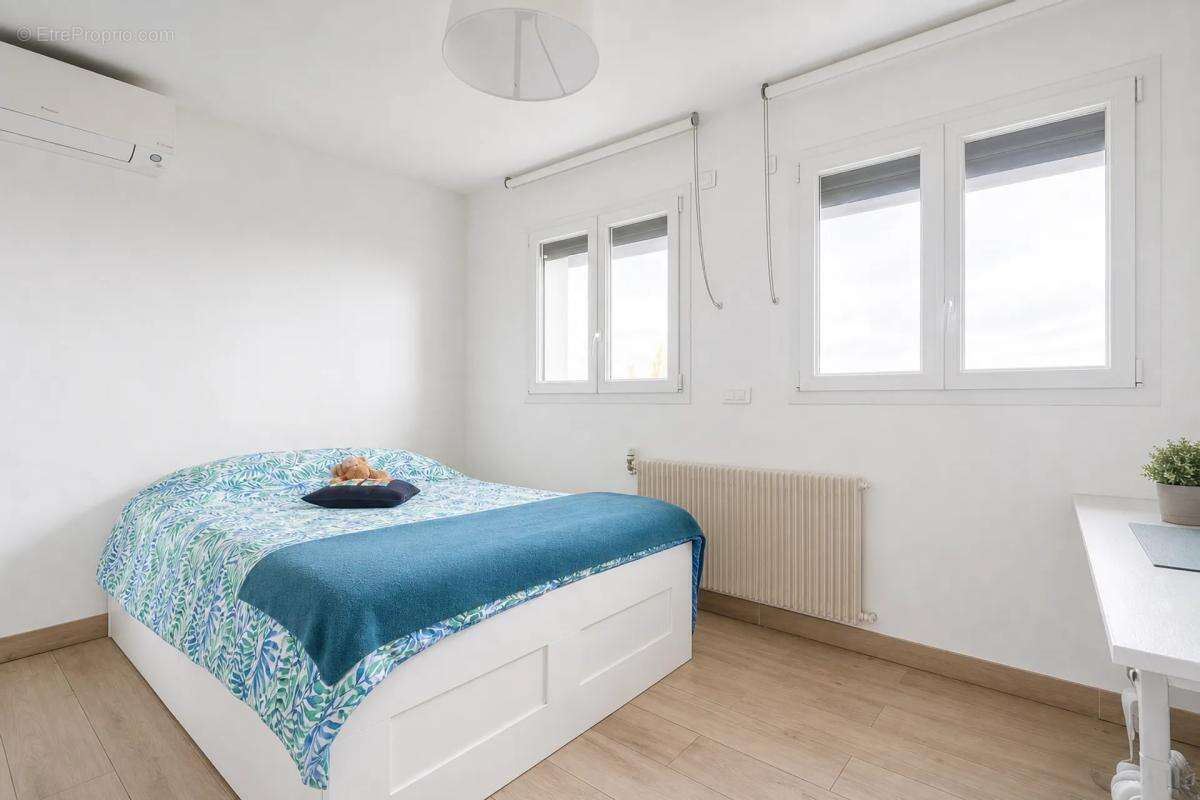 Maison spacieuse et rénovée à Romainville - photo 4