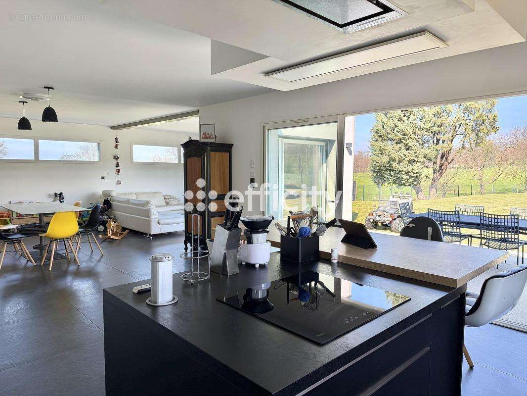 Maison à LA FOUILLOUSE