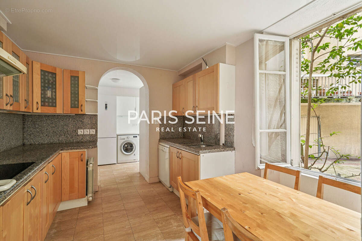 Appartement à PARIS-15E