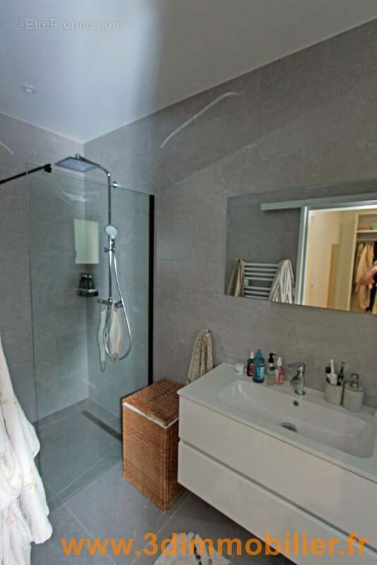 SDE SUIT EPARENTALE - Maison à LONS-LE-SAUNIER