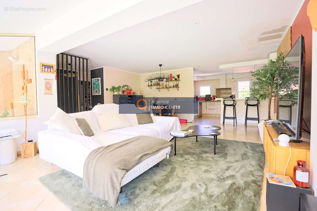 Maison T5 de plain pied avec piscine - photo 8