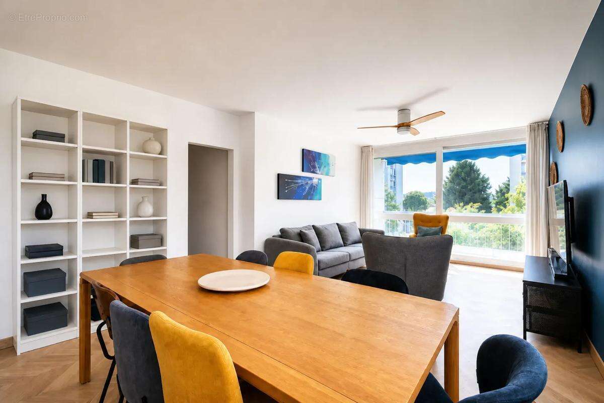 Appartement T3 - 73 m² - Saint-Genis-Laval - photo 11