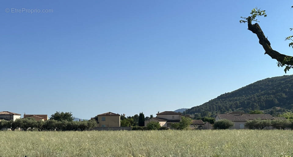Terrain à CUERS
