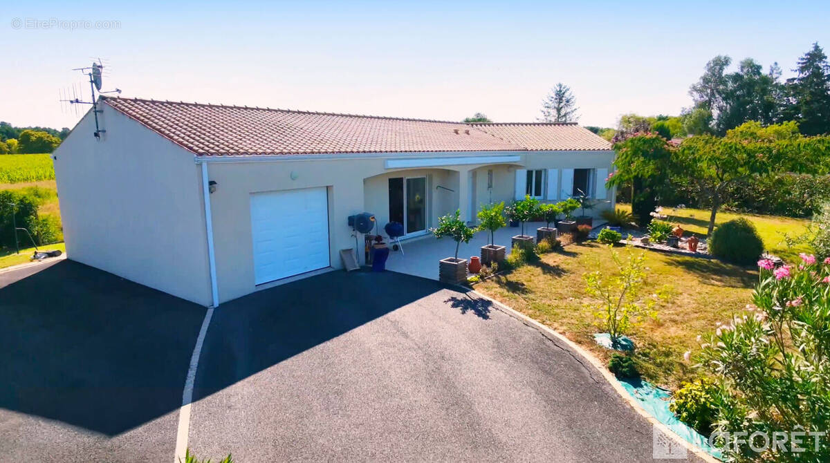 Maison à SAINTES