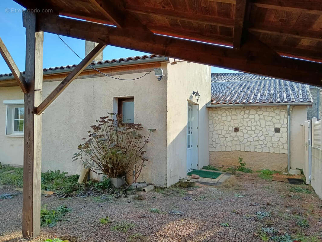 Maison à CEAUX-EN-COUHE