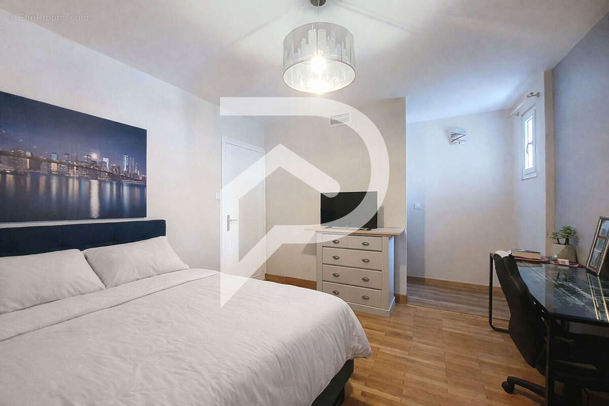 Maison à MONTELIMAR