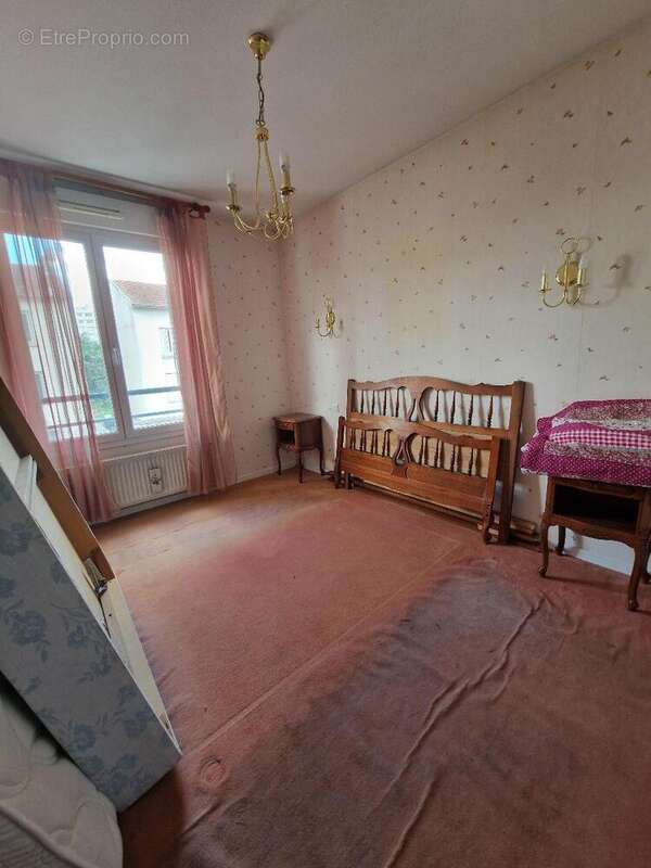   - Appartement à SAINT-PRIEST