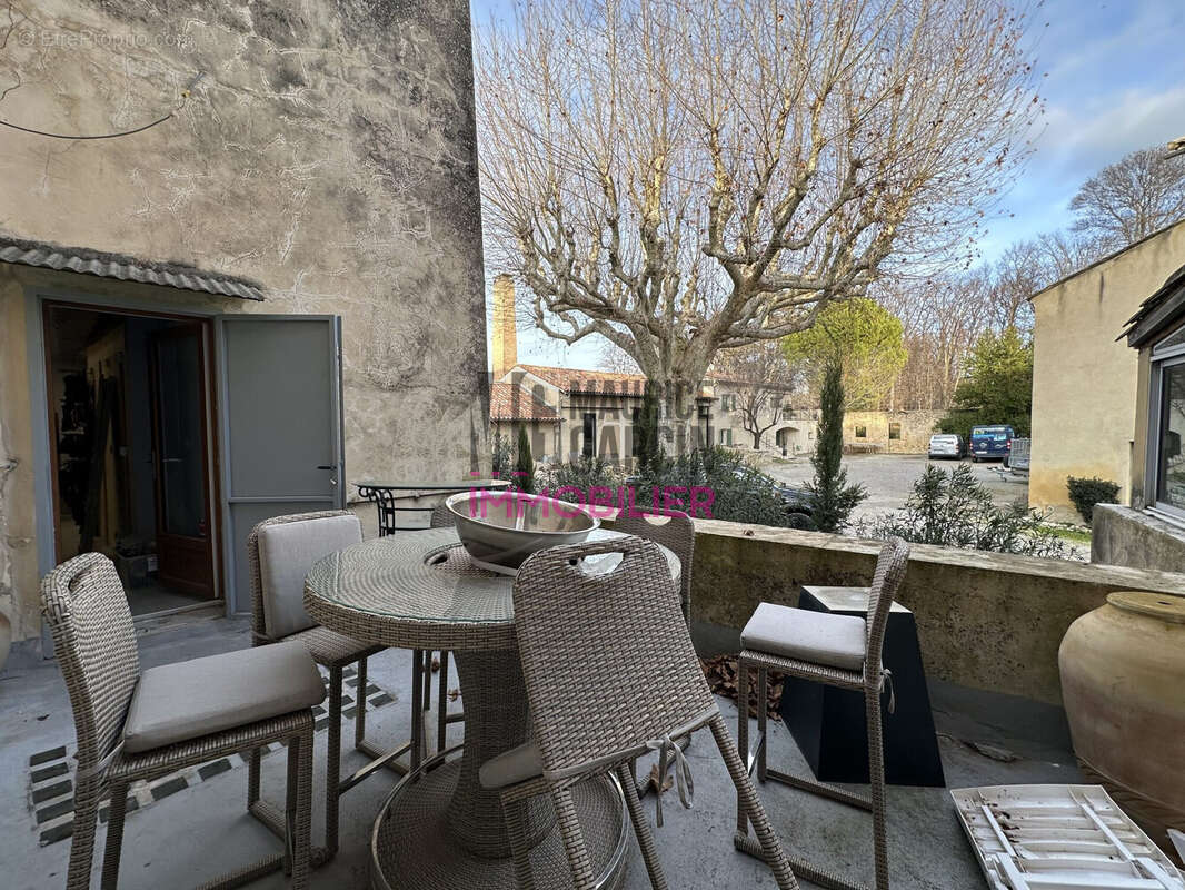 Commerce à MALAUCENE