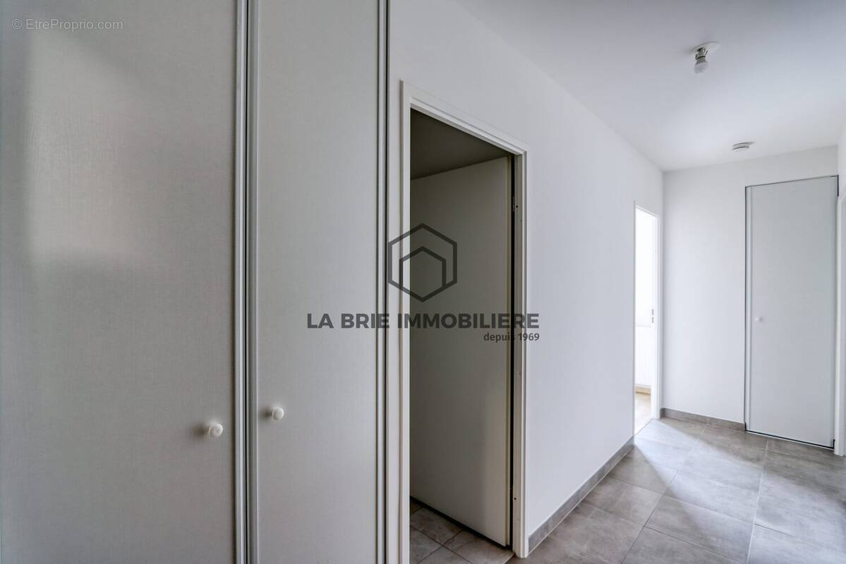 Appartement à MENNECY