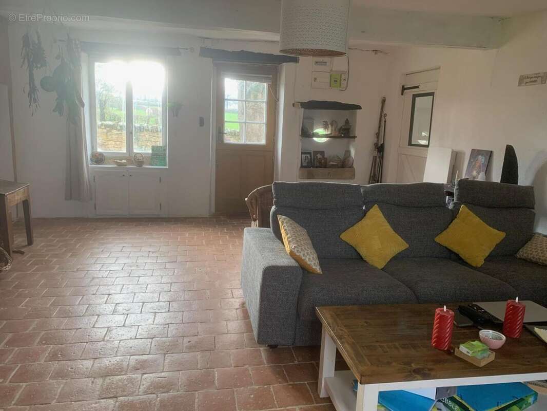 Photo 9 - Maison à OUROUX-SOUS-LE-BOIS-SAINTE-MARIE