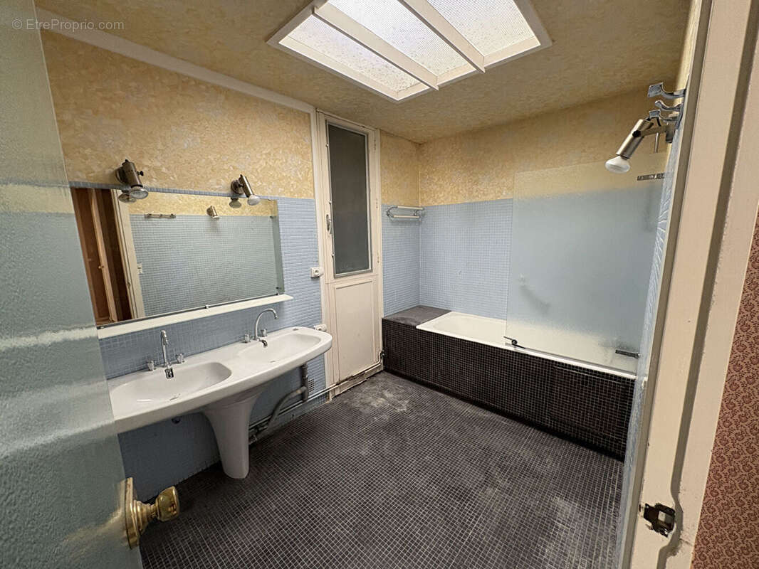 Maison à SAINT-QUENTIN