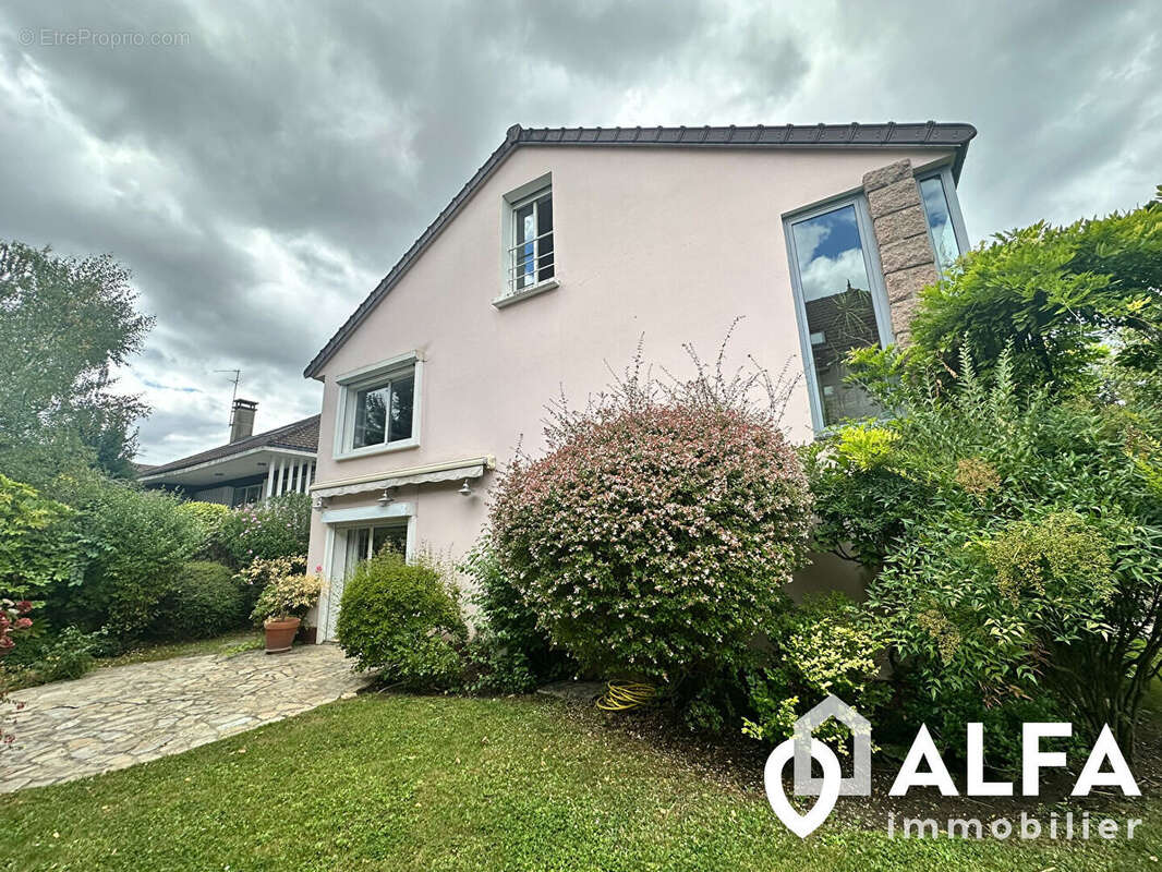 Maison à DEUIL-LA-BARRE