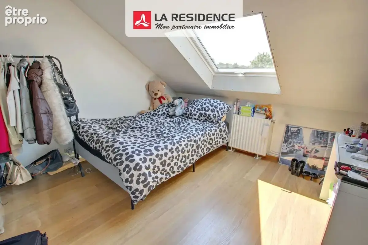 Maison 130 m² à Le Mesnil-Saint-Denis  - photo 8