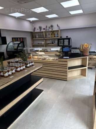 Commerce à SIX-FOURS-LES-PLAGES