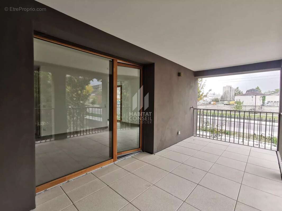 Appartement à LE PONT-DE-CLAIX