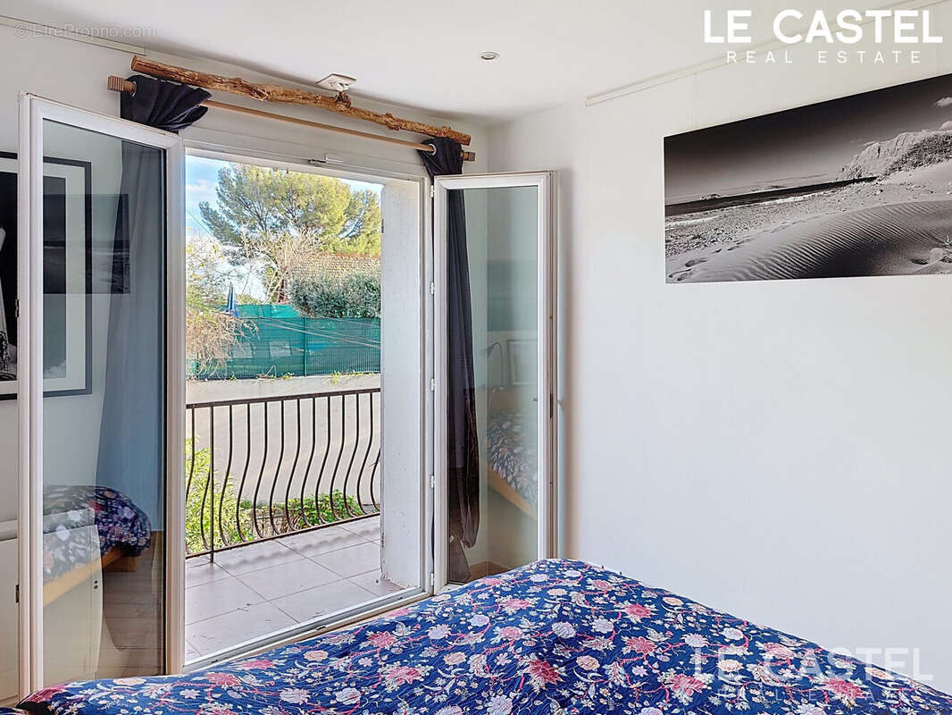 chambre n°3 Parentale avec balcon  - Appartement à LA CIOTAT
