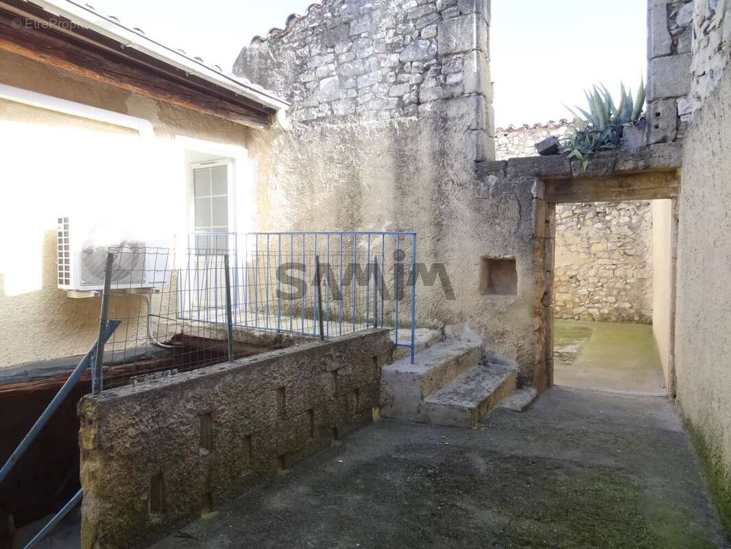 Maison à COMBAS