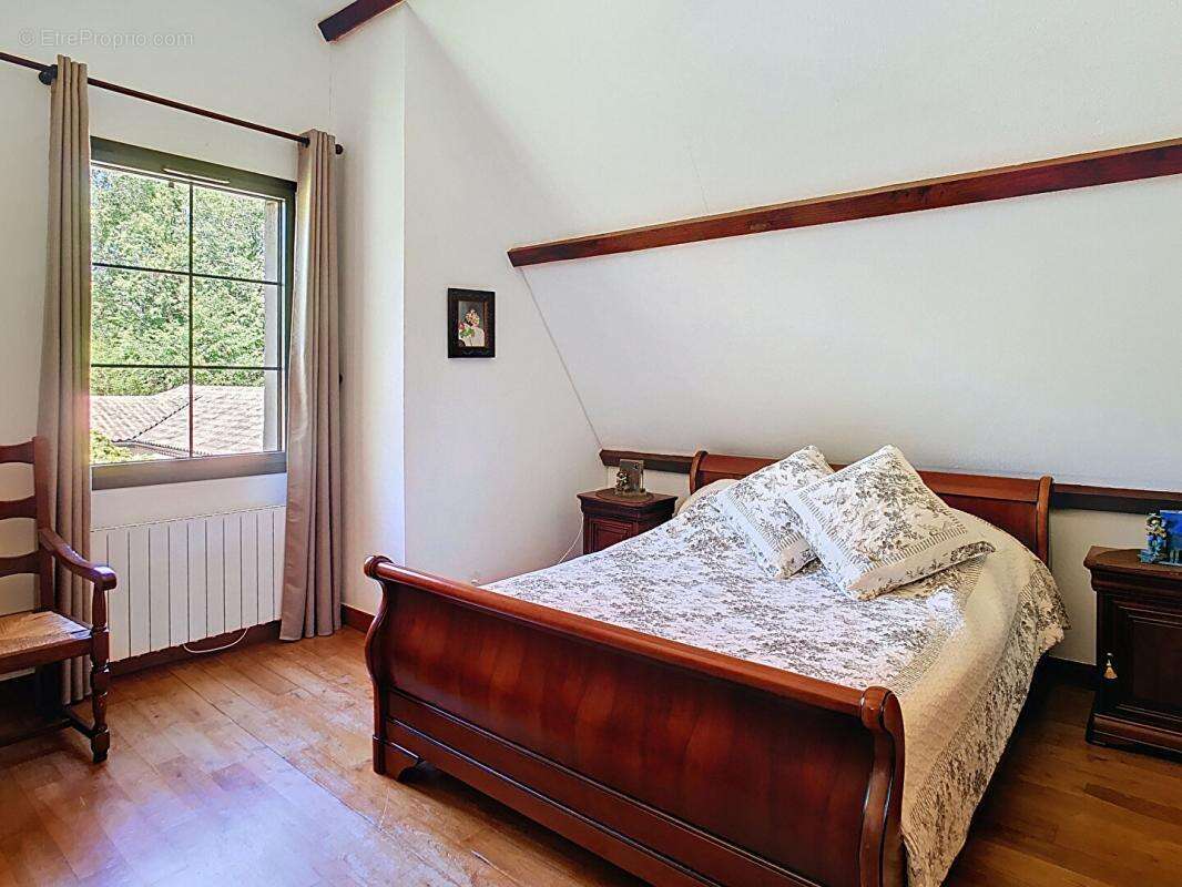 Maison à BEYNAC-ET-CAZENAC