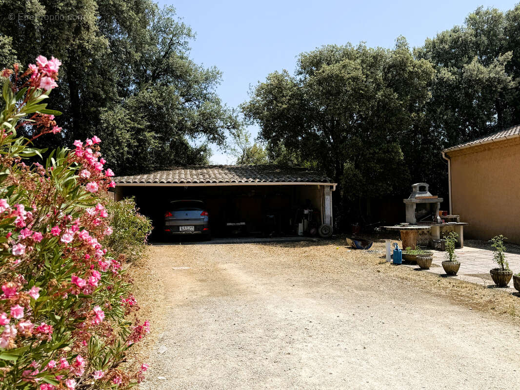Maison à SUZE-LA-ROUSSE