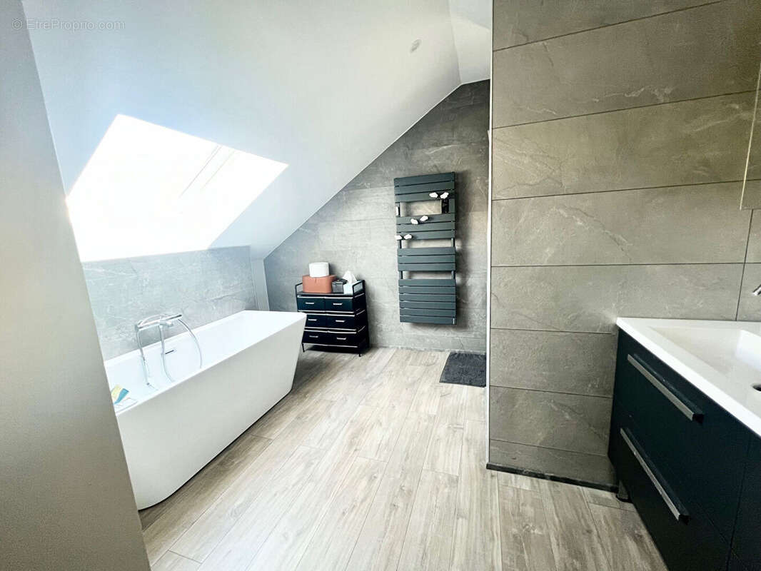 Maison à BOURGOIN-JALLIEU