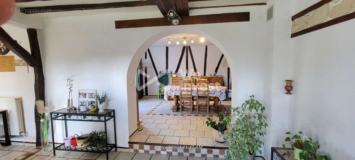 SALLE A MANGER - Maison à SAINT-GERMAIN-SOUS-DOUE