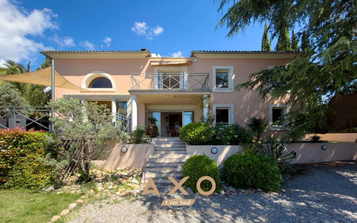 Eguilles - maison - 194 m² - t6 - piscine - terrain 1 072 m² - 1 195 000  - photo 4