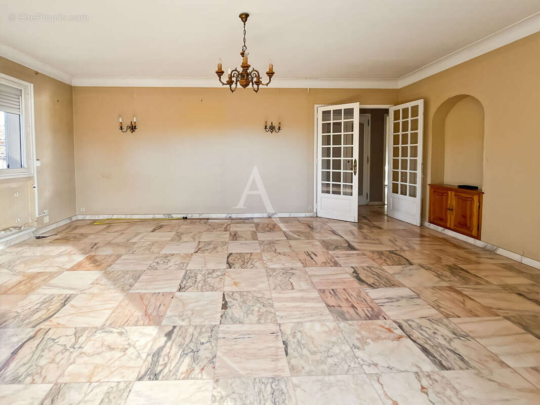 Appartement à MOUGINS