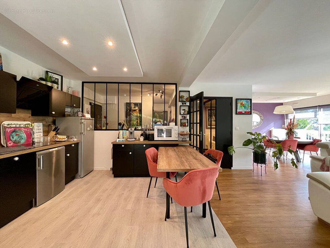 Appartement à MONT-SAINT-AIGNAN