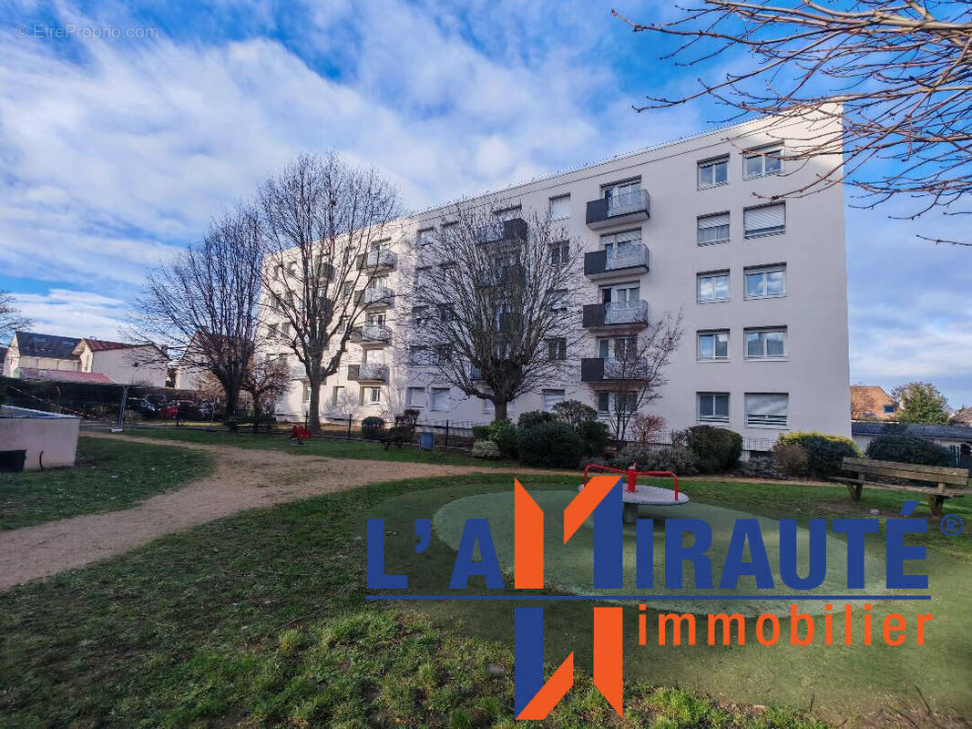 Appartement à SARTROUVILLE