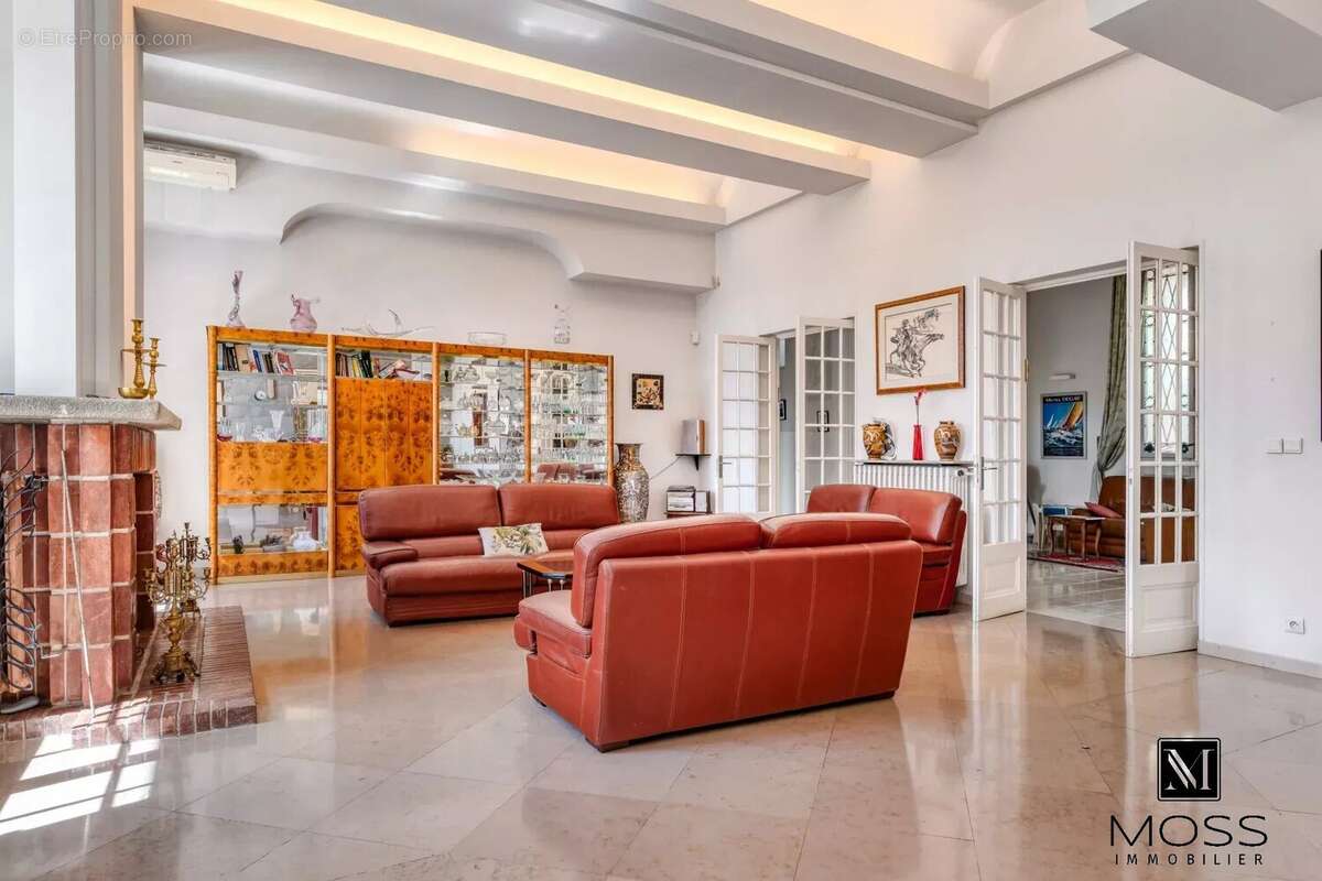 Parc Chambrun . Superbe Villa de 10 Pieces - photo 19