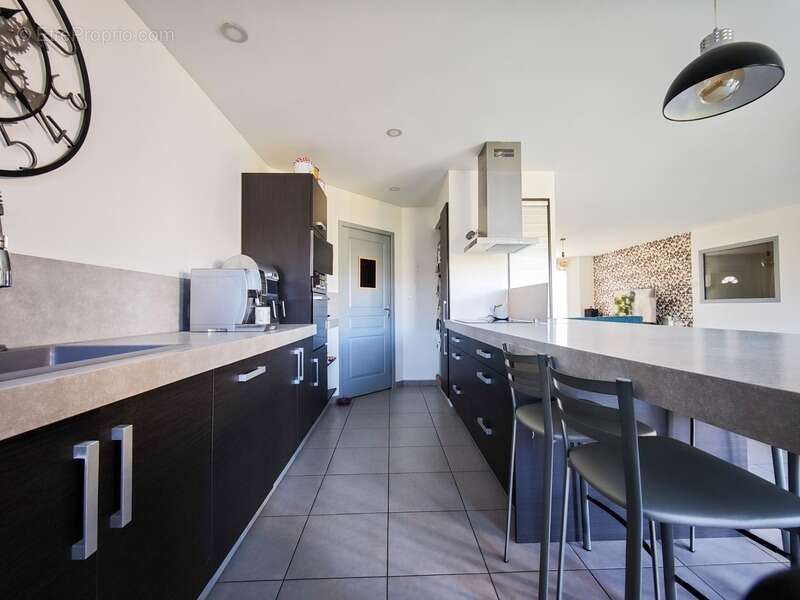 Maison à SAINT-MACAIRE-EN-MAUGES