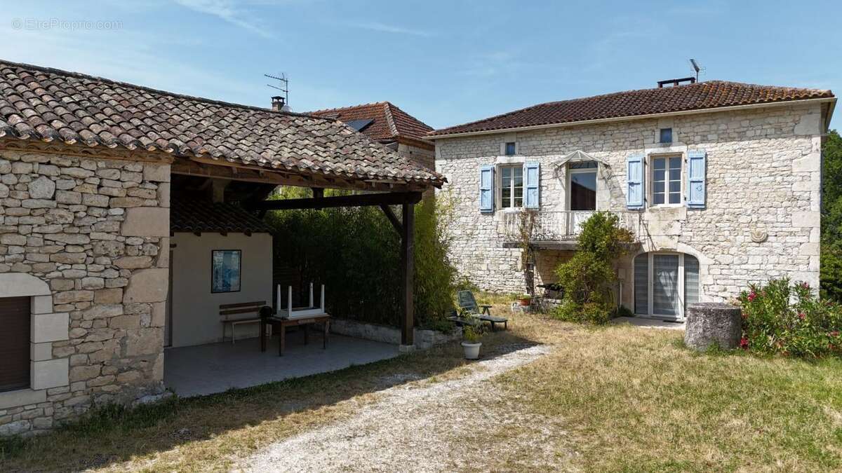 Maison à SAINT-MATRE