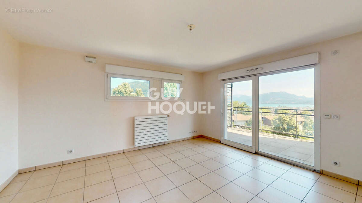 T3 de 72 m² avec Vue lac et grand extérieur - Garage - Cave - photo 2