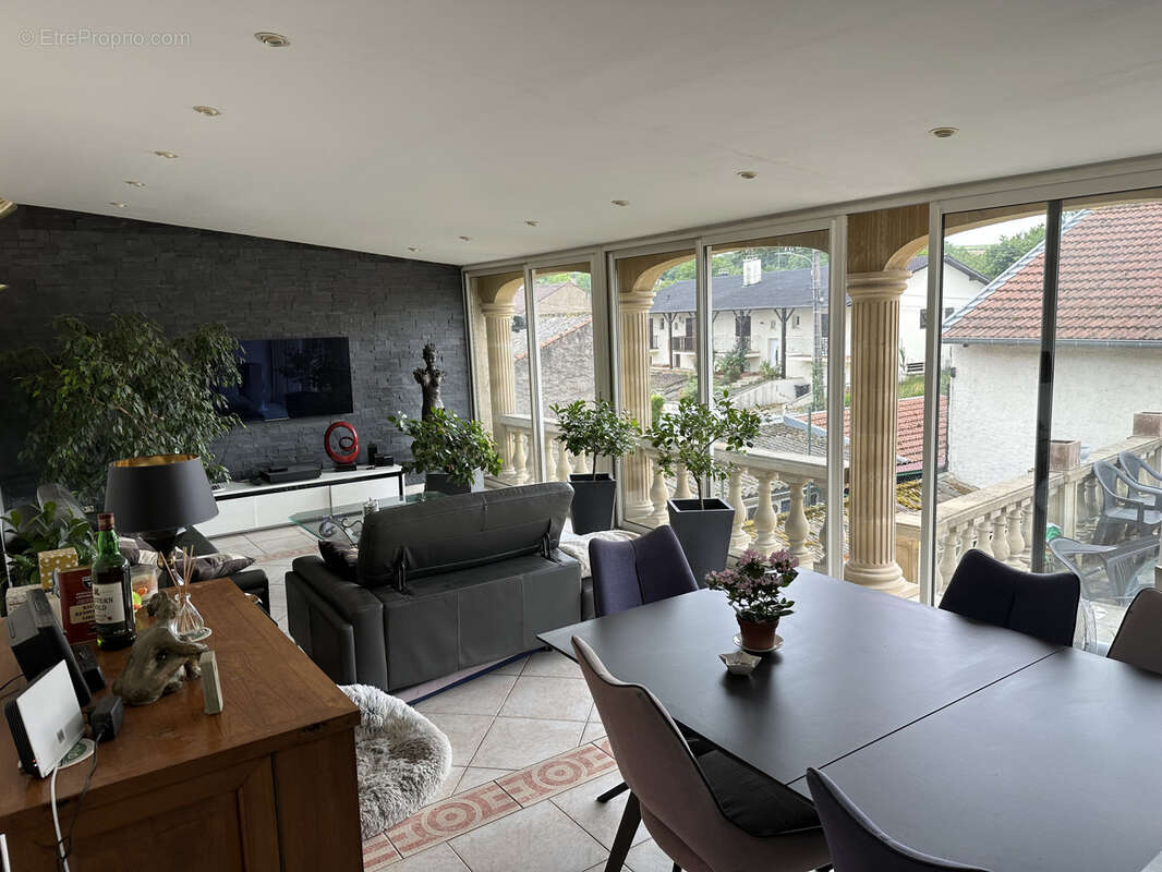 Autre à COURCELLES-CHAUSSY