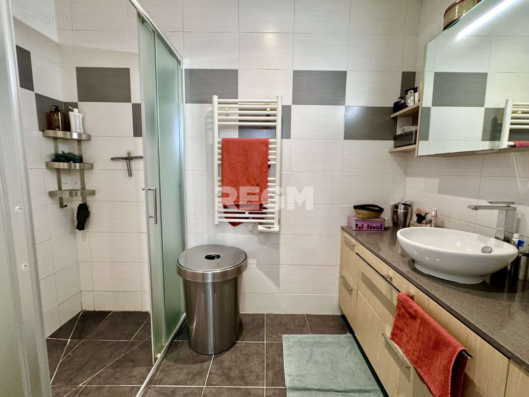 Appartement à MANDELIEU-LA-NAPOULE