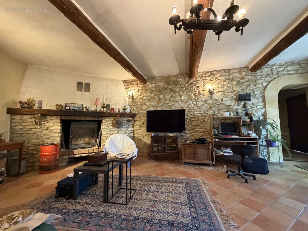 Maison à CADEROUSSE