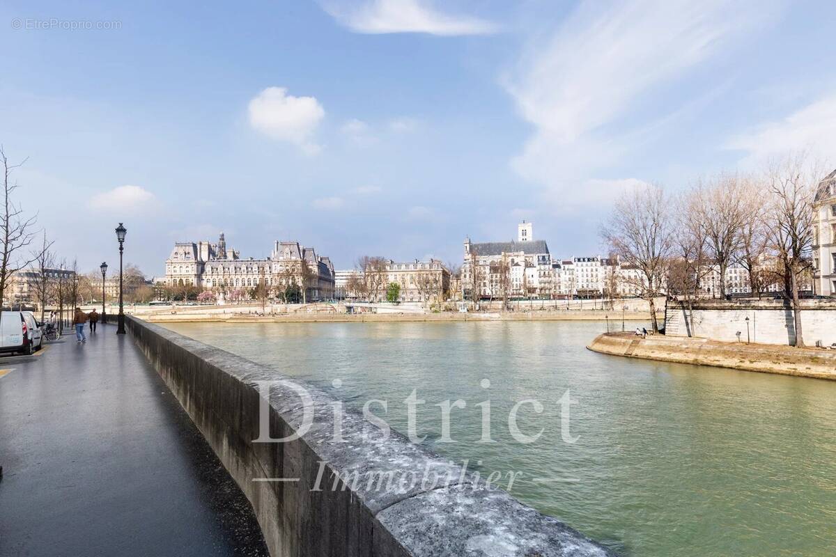 Appartement à PARIS-4E